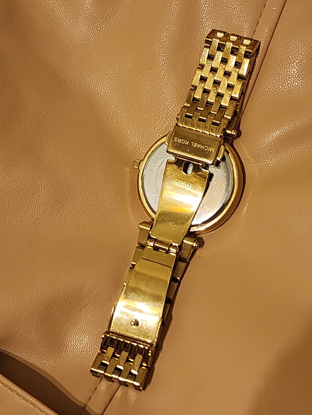 Michael Kors MK3191 Gold Tone Watch Like New - Picture 5 of 10